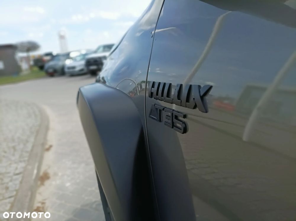 Toyota Hilux 2.8 D-4D mHEV Double Cab Invincible 4x4 - 13