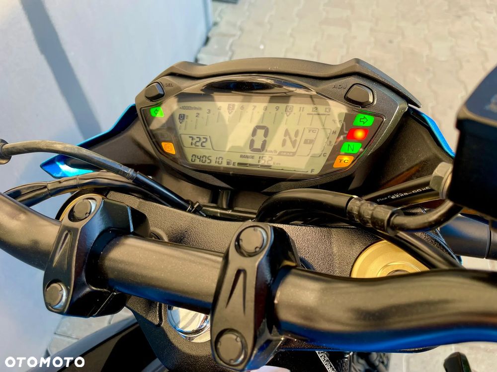 Suzuki GSX - 17