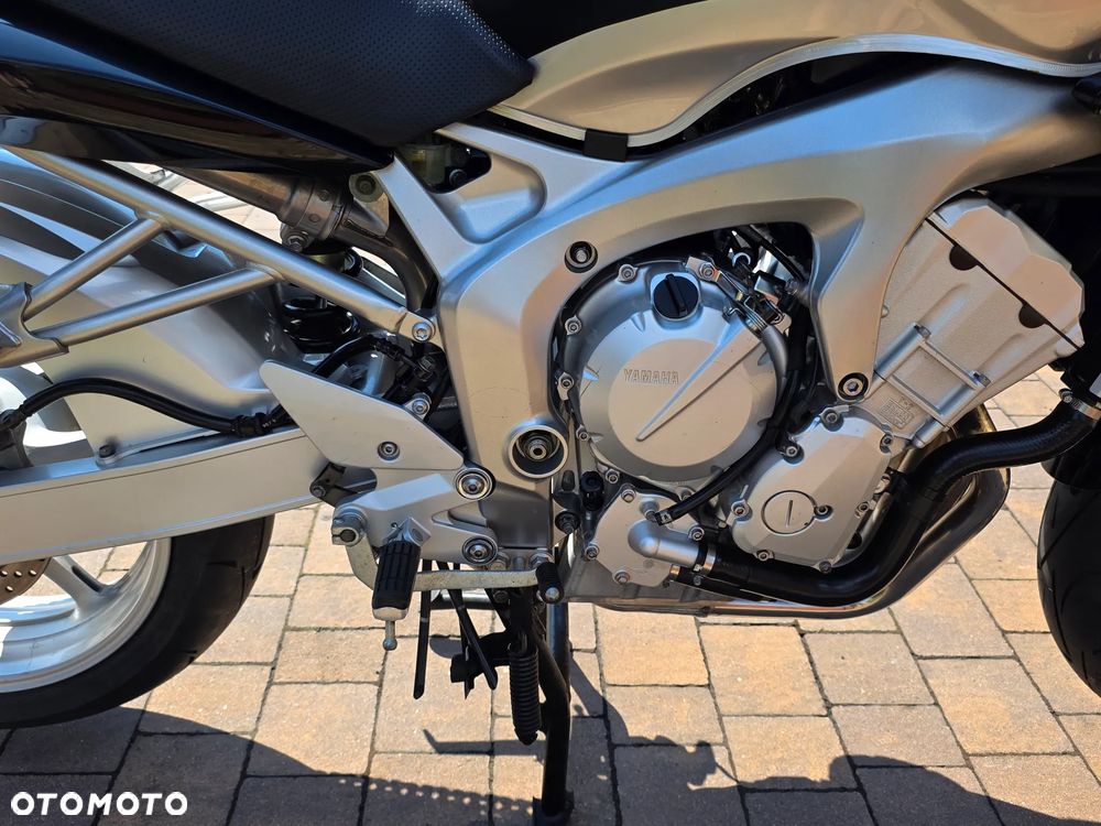 Yamaha FZ6 - 12