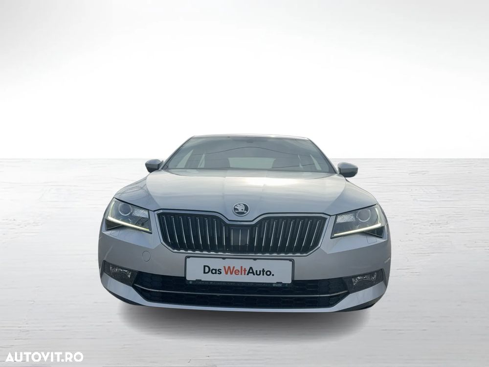 Skoda Superb 2.0 TDI DSG Ambition - 8