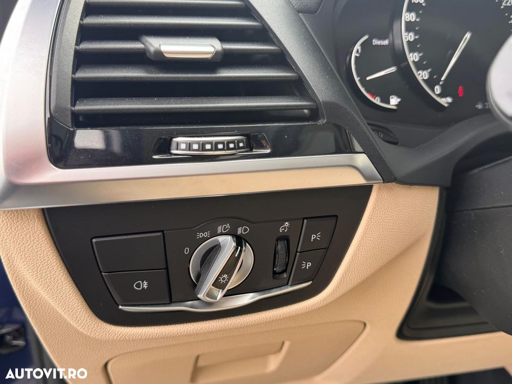 BMW X3 xDrive20d AT Luxury Line - 29