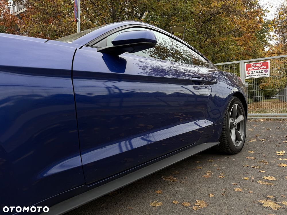 Ford Mustang - 4