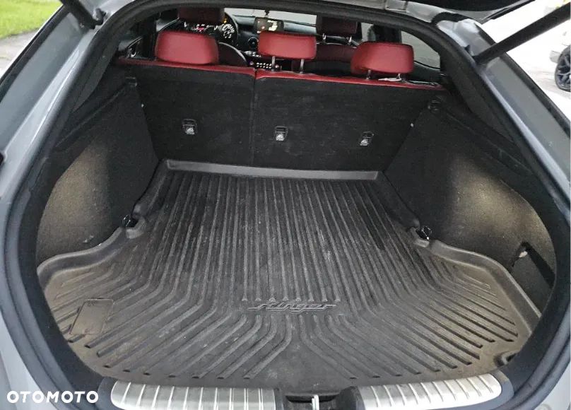 Kia Stinger 3.3 T-GDI V6 GT AWD - 11
