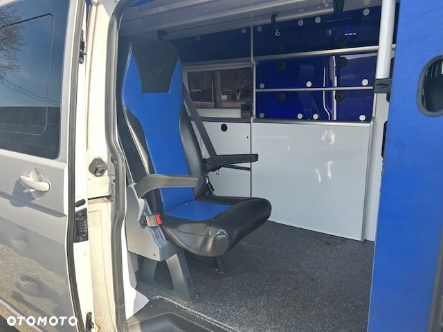 Volkswagen Transporter - 11