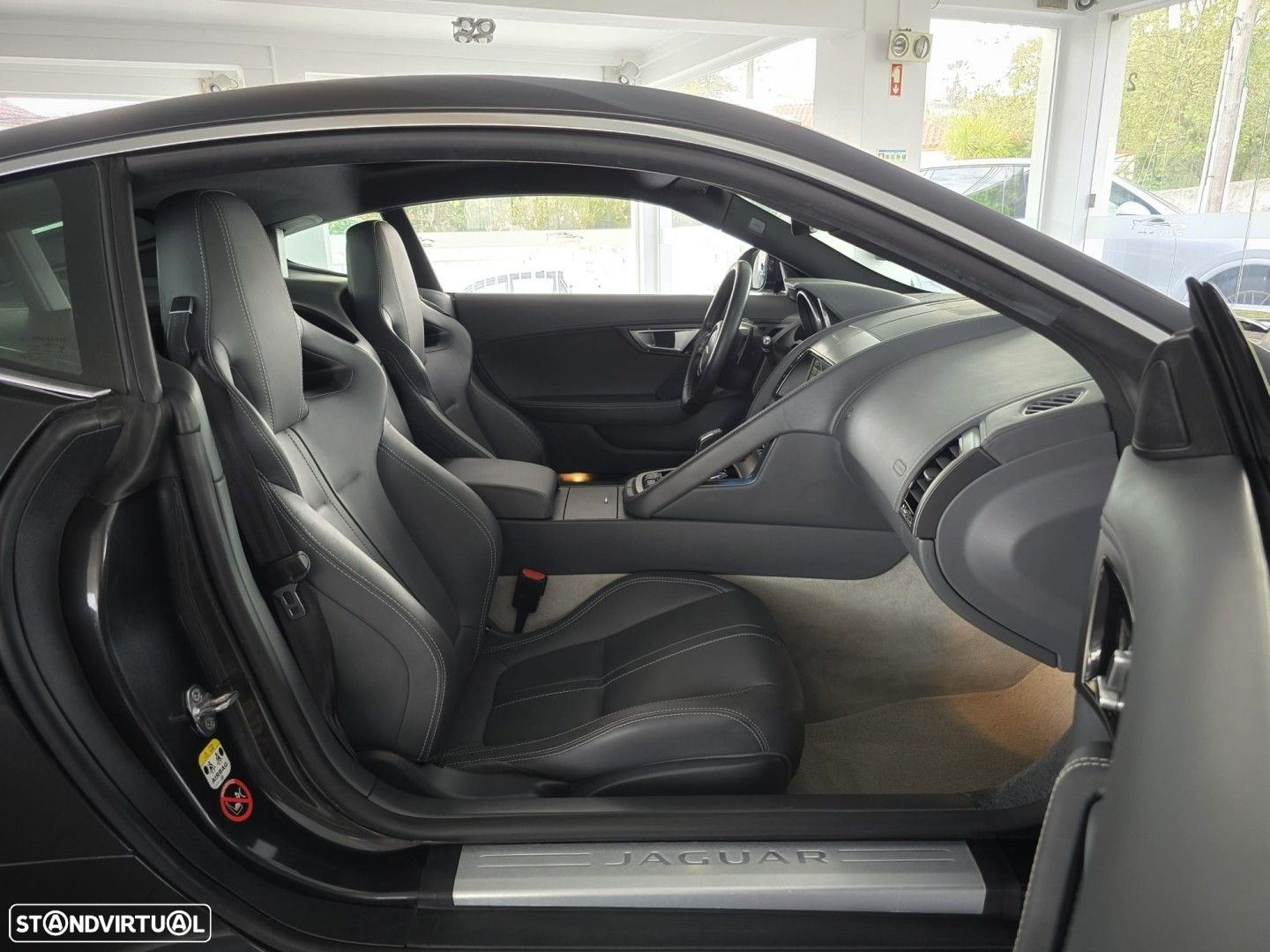 Jaguar F-Type 3.0 V6 S/C Auto - 32