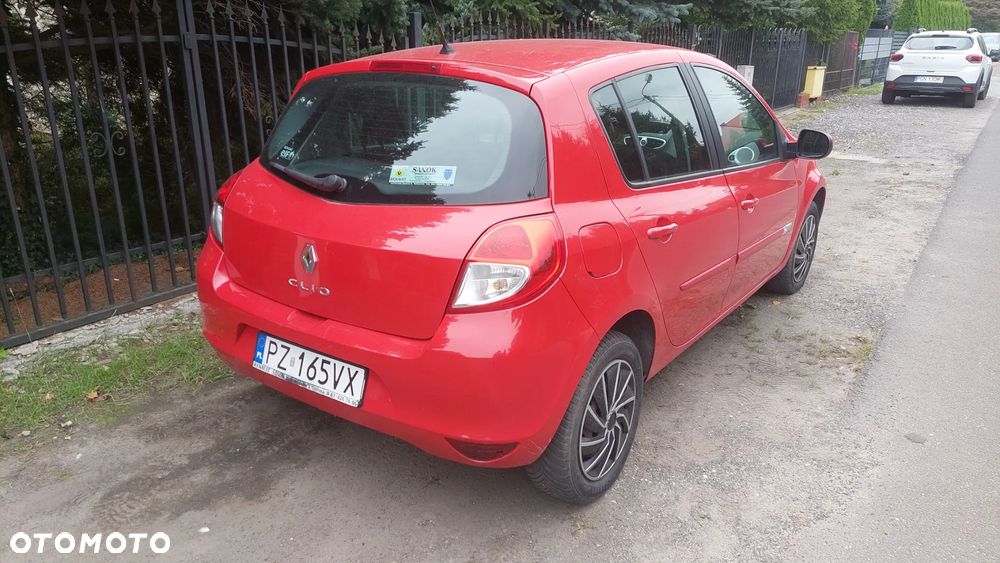 Renault Clio 1.2 16V Authentique - 20