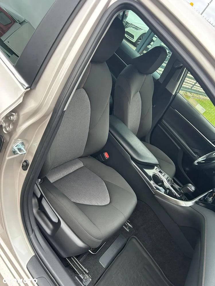 Toyota Camry 2.5 Hybrid Comfort CVT - 29