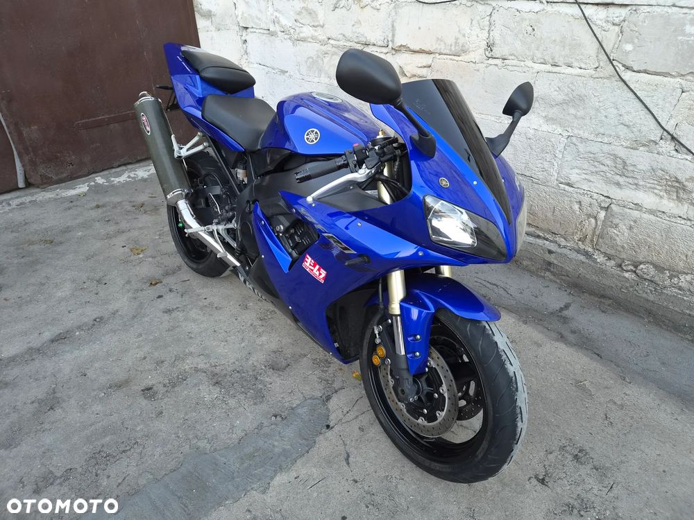 Yamaha R1 - 2