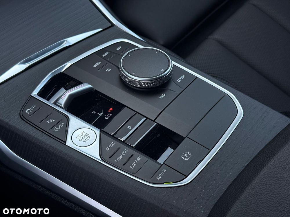 BMW Seria 3 330i sport - 23