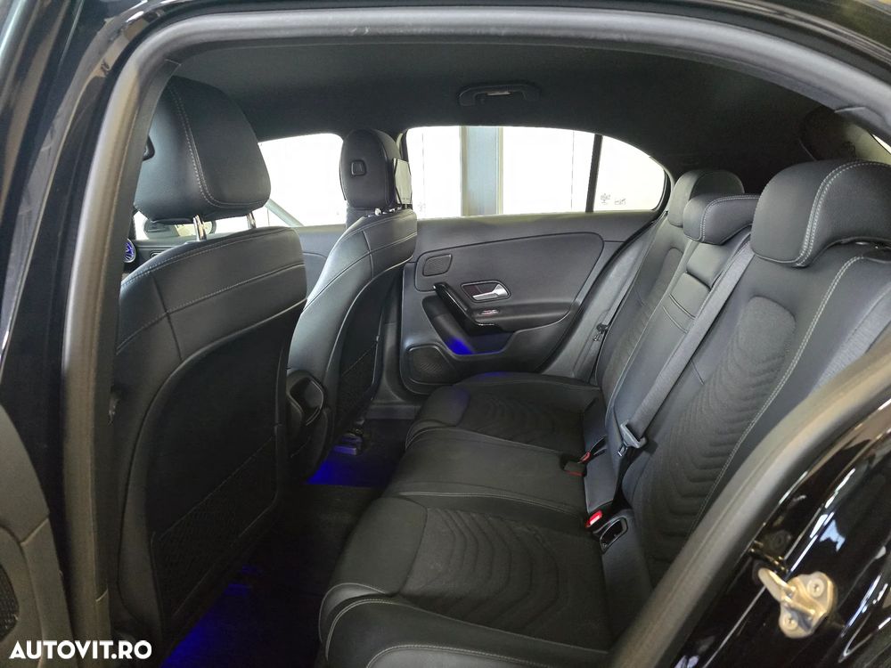 Mercedes-Benz A 180 Sedan 7G-DCT Style - 30