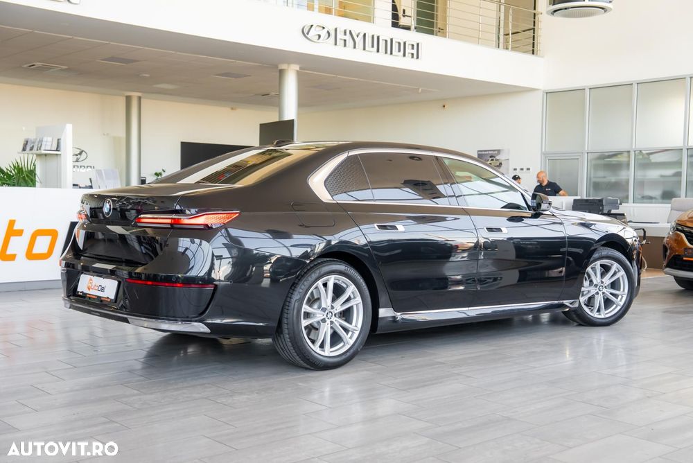 BMW Seria 7 740d xDrive MHEV - 16