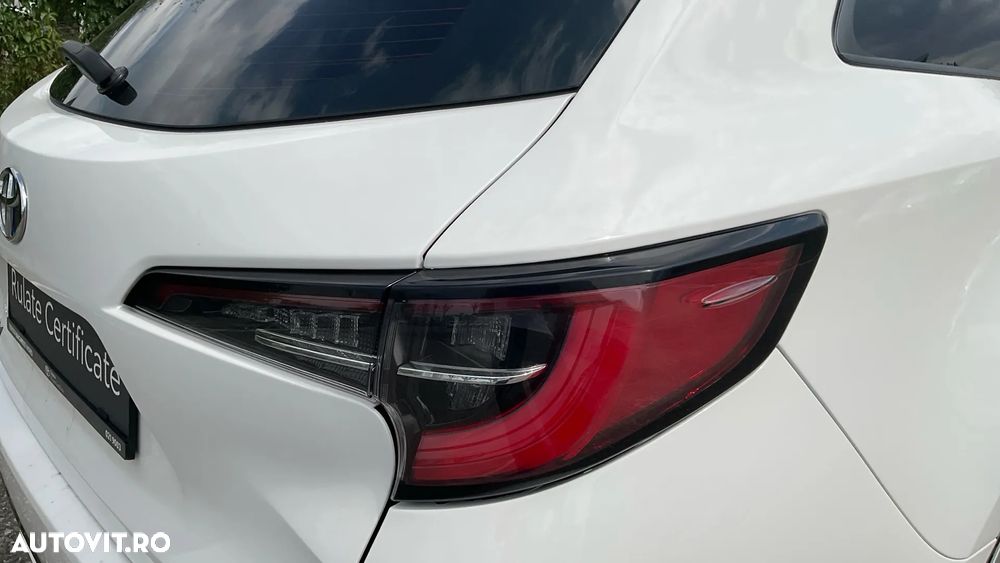 Toyota Corolla 1.8 HSD Eco - 12