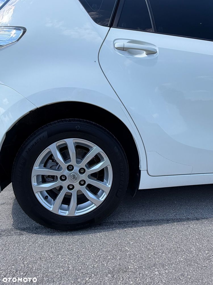 Toyota Verso - 5