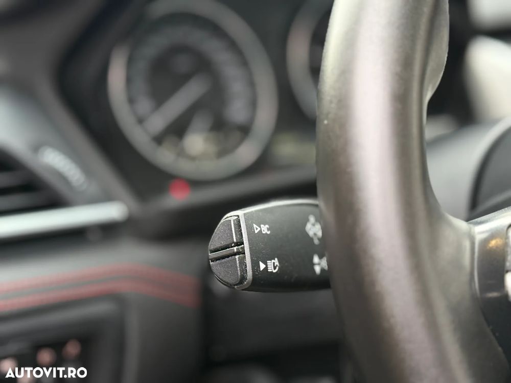 BMW Seria 2 218d - 22