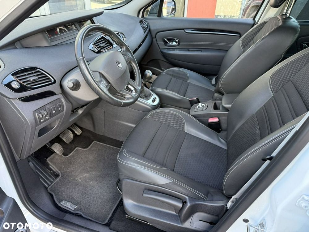 Renault Scenic ENERGY TCe 130 BOSE EDITION - 23