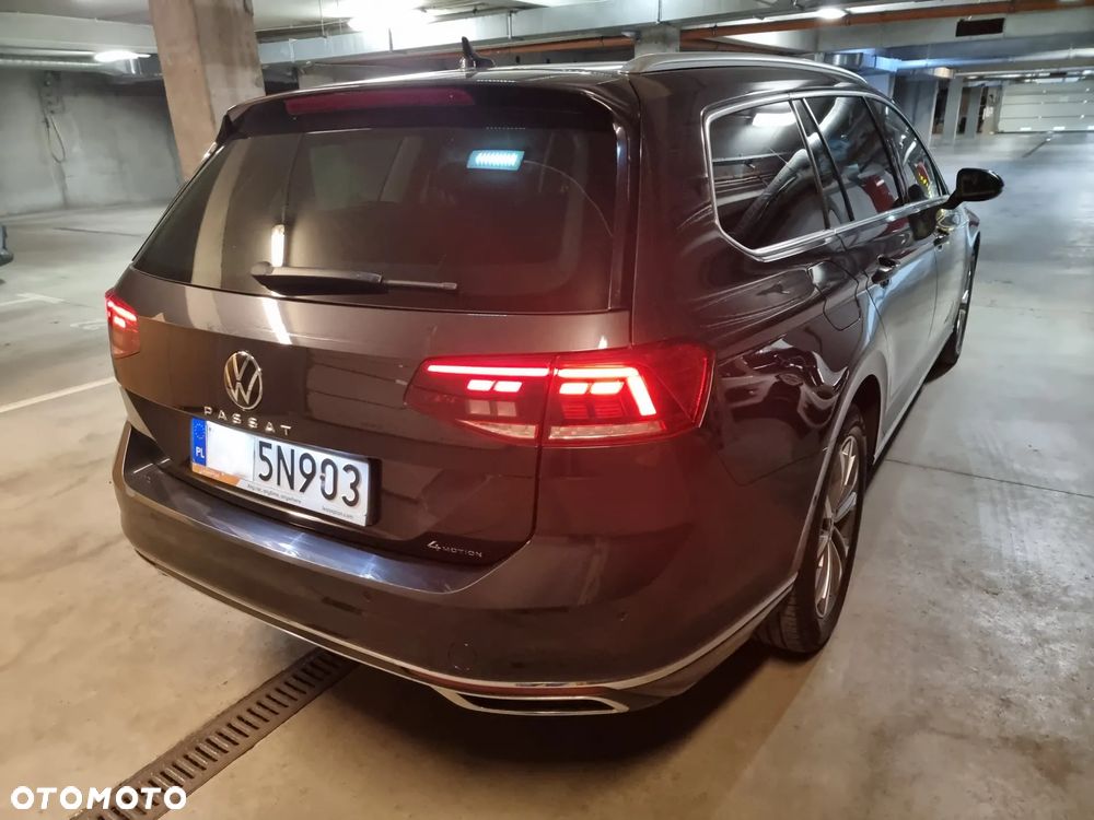 Volkswagen Passat Variant 2.0 TDI 4Mot Elegance DSG - 28