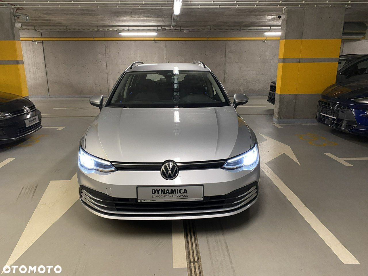 Volkswagen Golf - 2