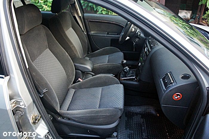Ford Mondeo 1.8 Ghia - 16