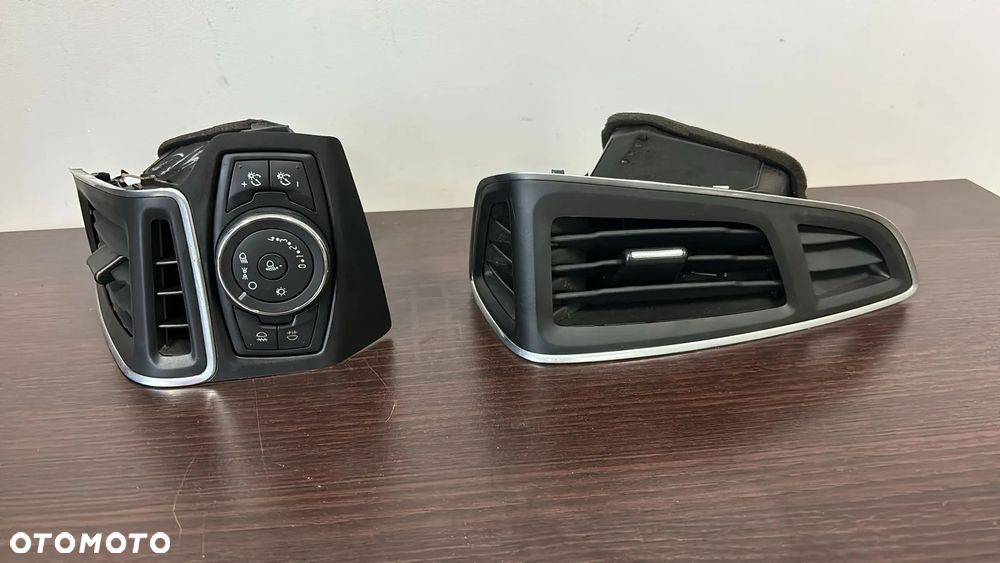 przełącznik świateł  Ford Focus MK3 BM5T13A024AD   (99/2)