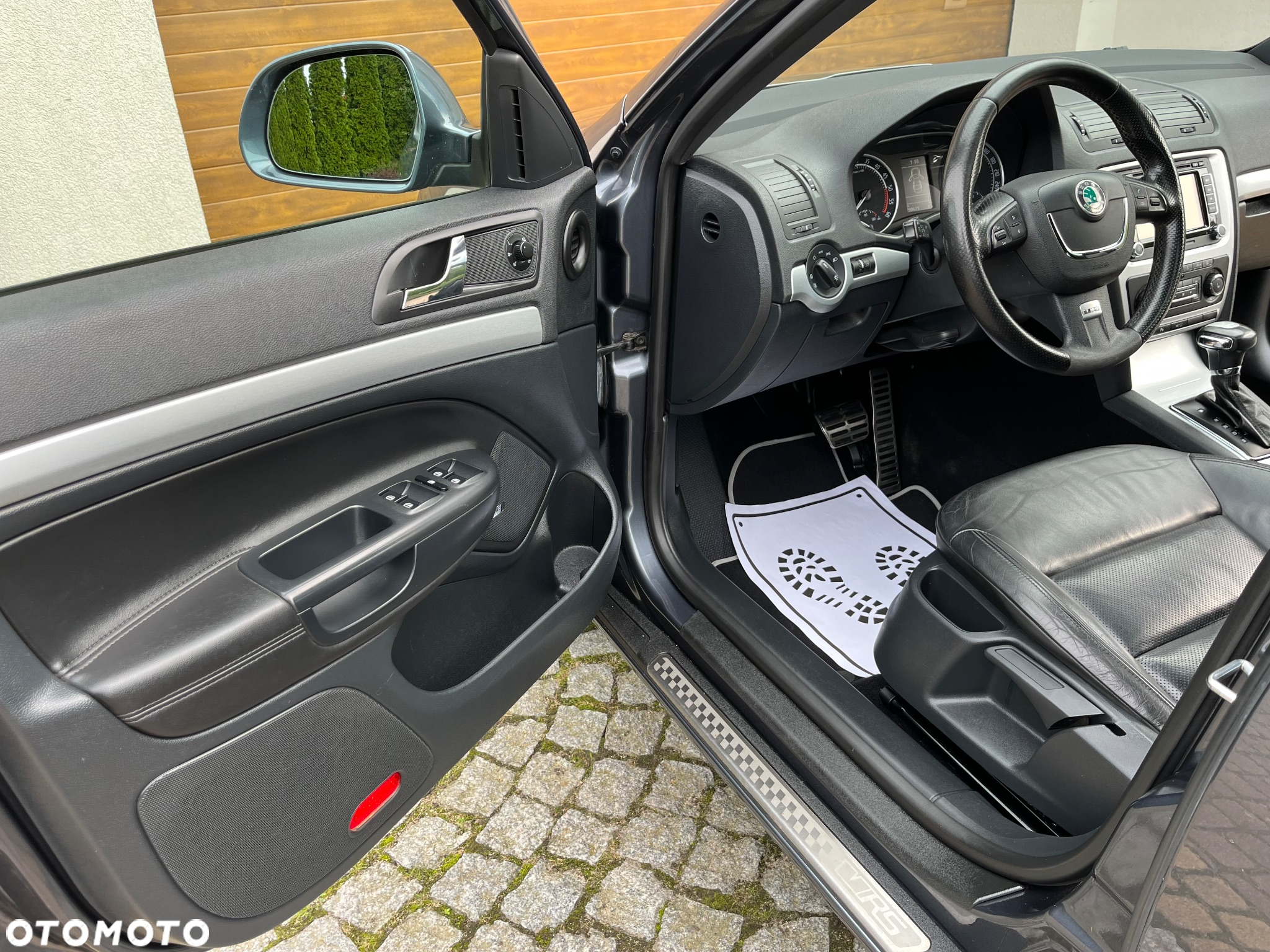 Skoda Octavia Combi 2.0 TDI CR DPF DSG RS - 14