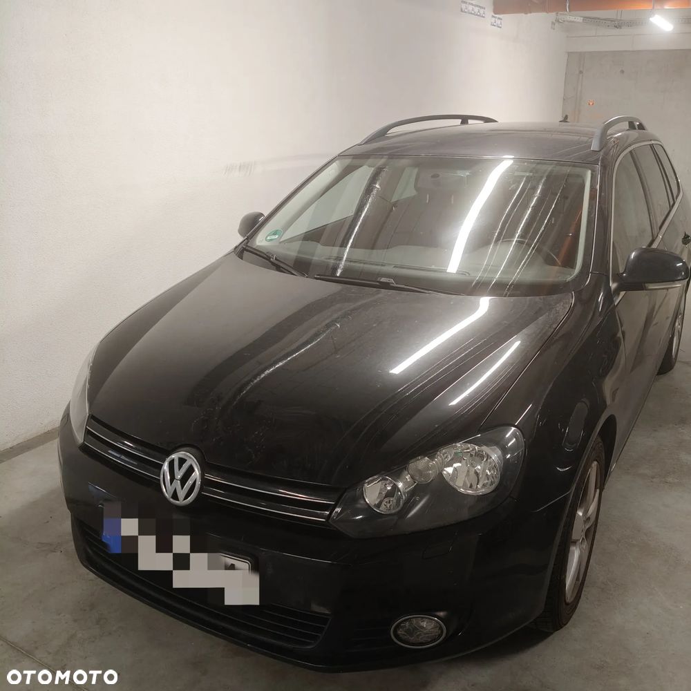Volkswagen Golf - 1