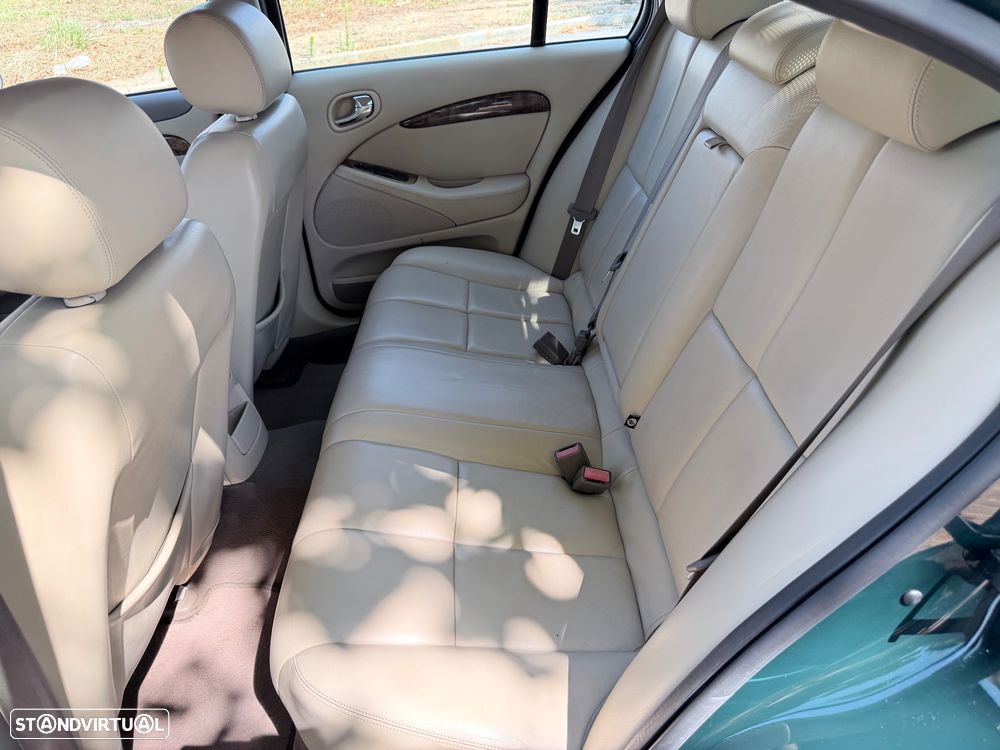 Jaguar S-Type 3.0 V6 Executive Auto. - 9