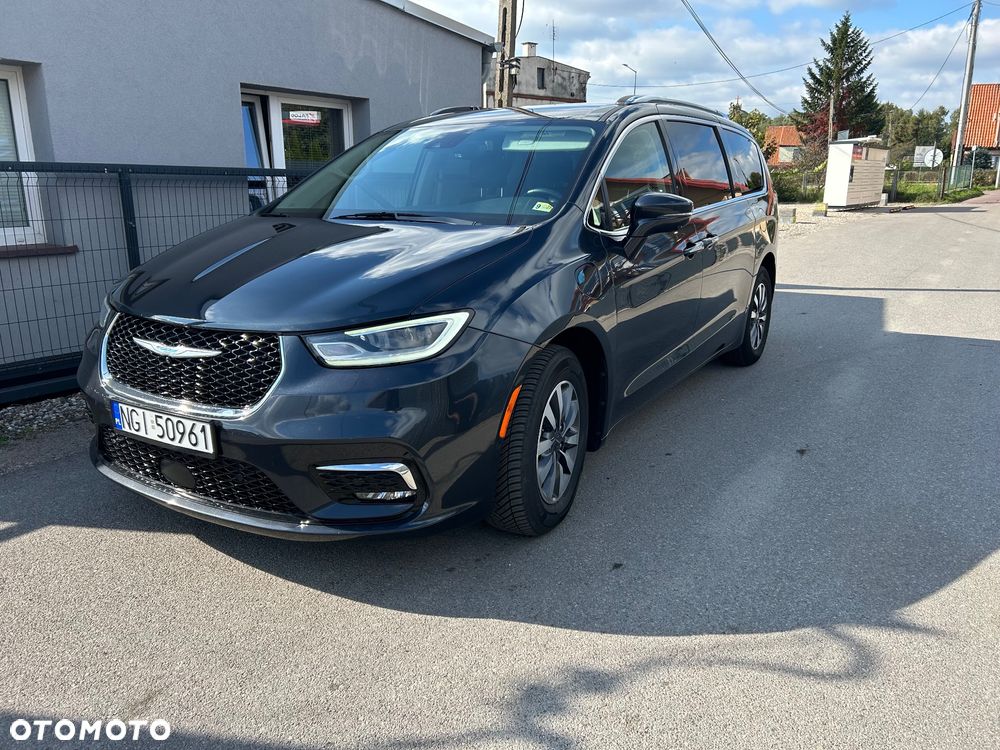Chrysler Pacifica - 1