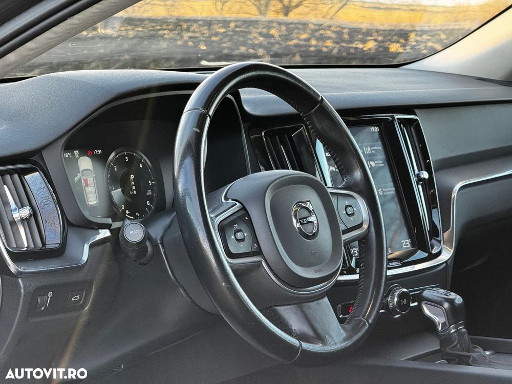 Volvo V60 D3 Momentum - 4