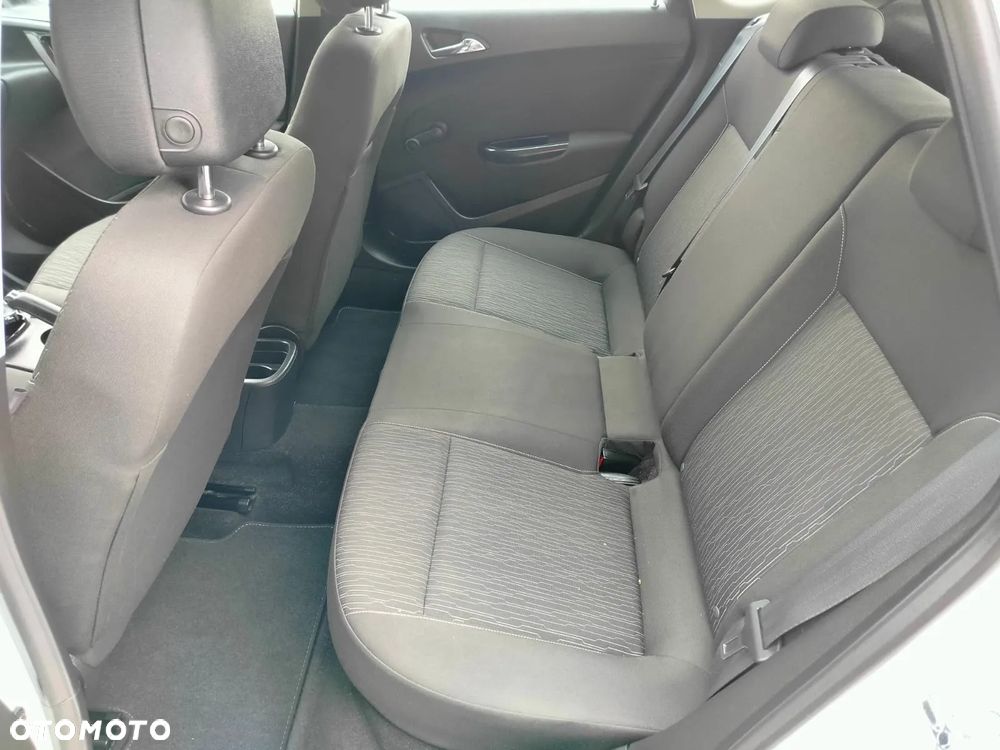 Opel Astra IV 1.6 Active - 19