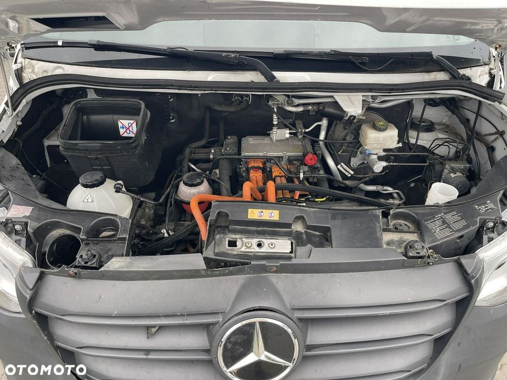 Mercedes-Benz Sprinter - 9