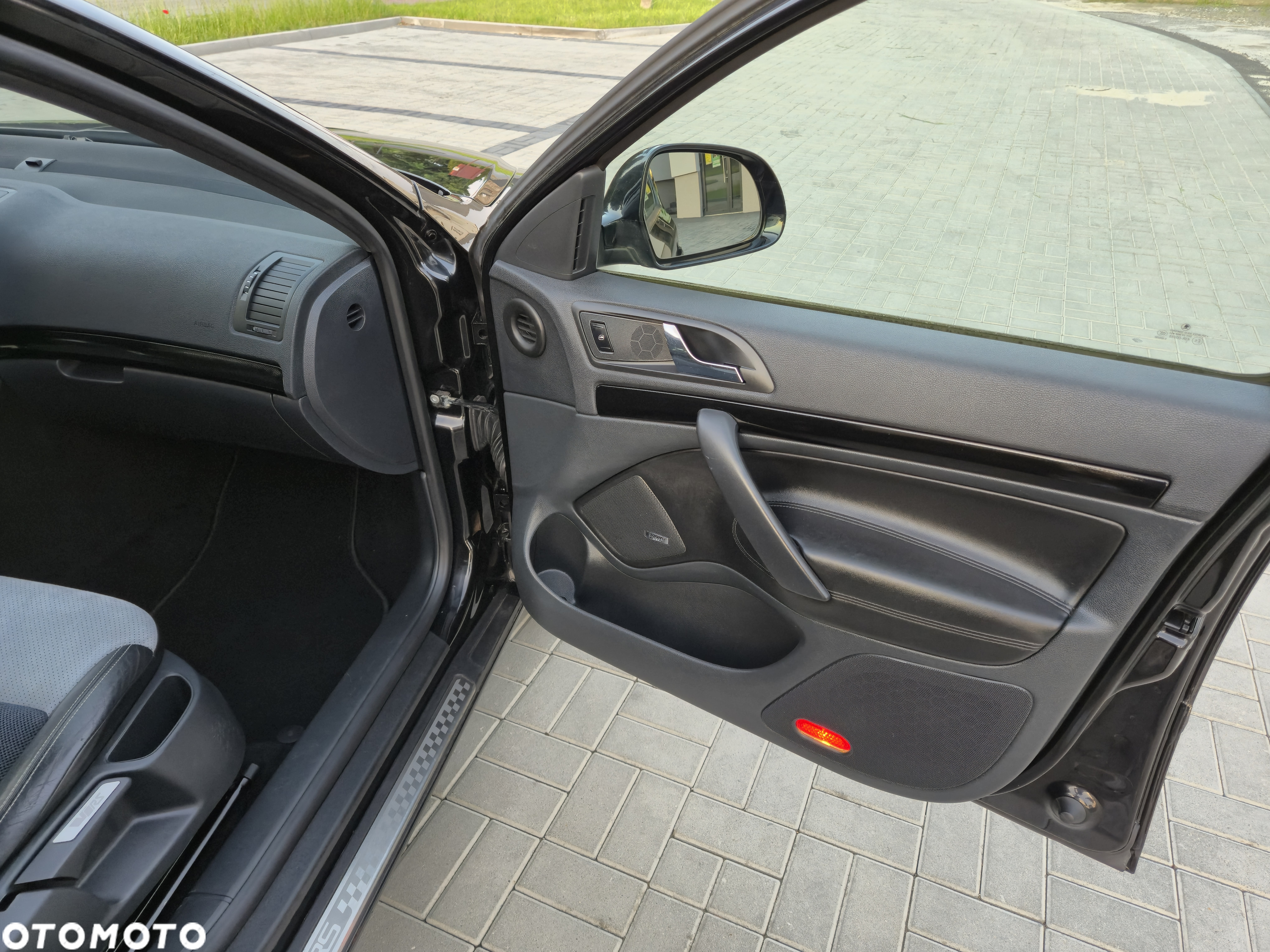 Skoda Octavia Combi 2.0 TSI RS - 19