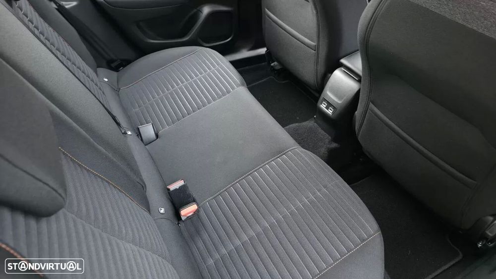 Peugeot e-2008 Active - 21