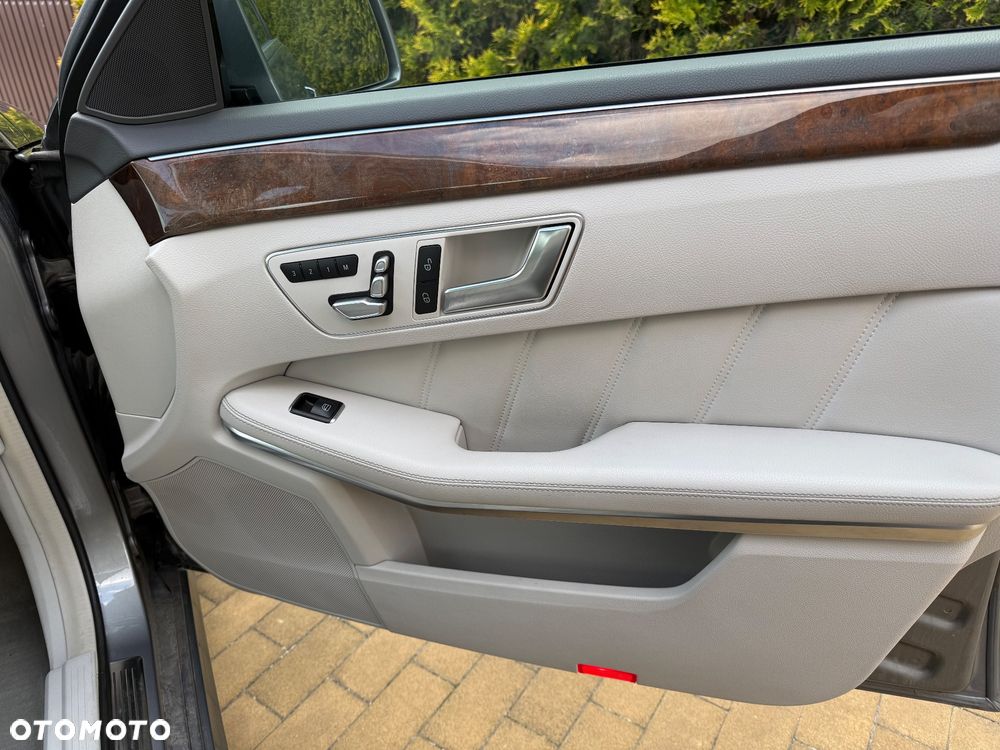 Mercedes-Benz Klasa E 300 BlueTEC HYBRID Elegance - 18