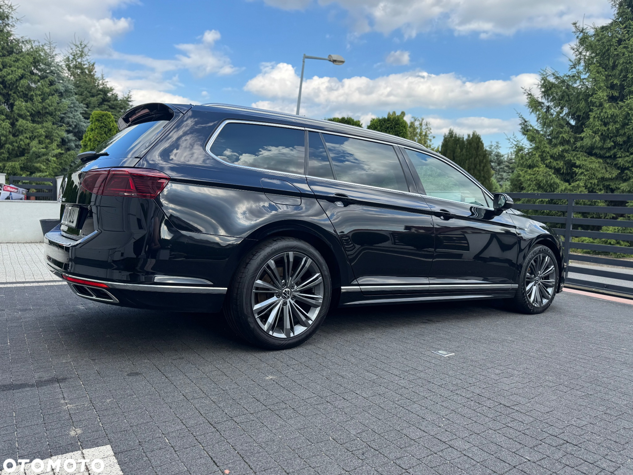 Volkswagen Passat Variant 2.0 TDI SCR DSG 4Motion Elegance - 13