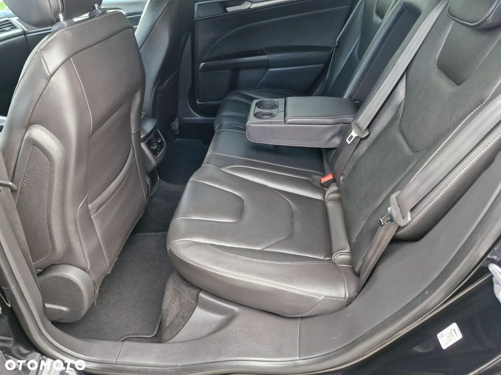 Ford Mondeo - 34