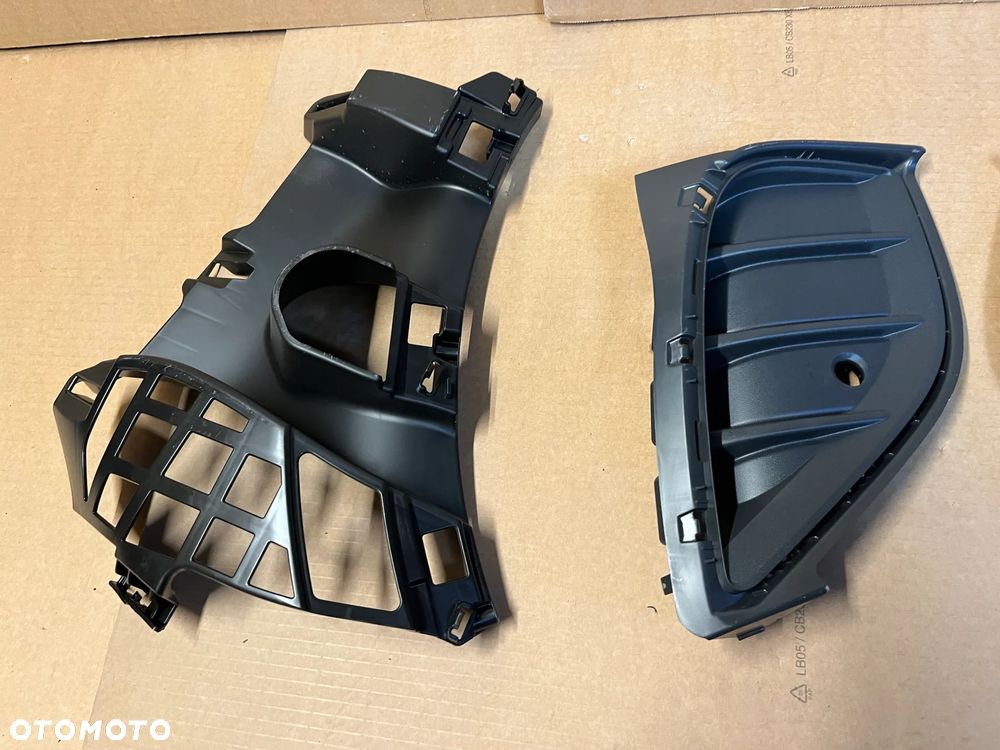 KRATKI W ZDERZAK VW ID.4 ZAŚLEPKA ZDERZAKA ŚLIZG MOCOWANIE VW ID4 11A - 2