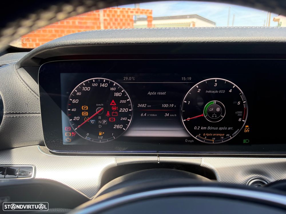 Mercedes-Benz E 220 d AMG Line - 33
