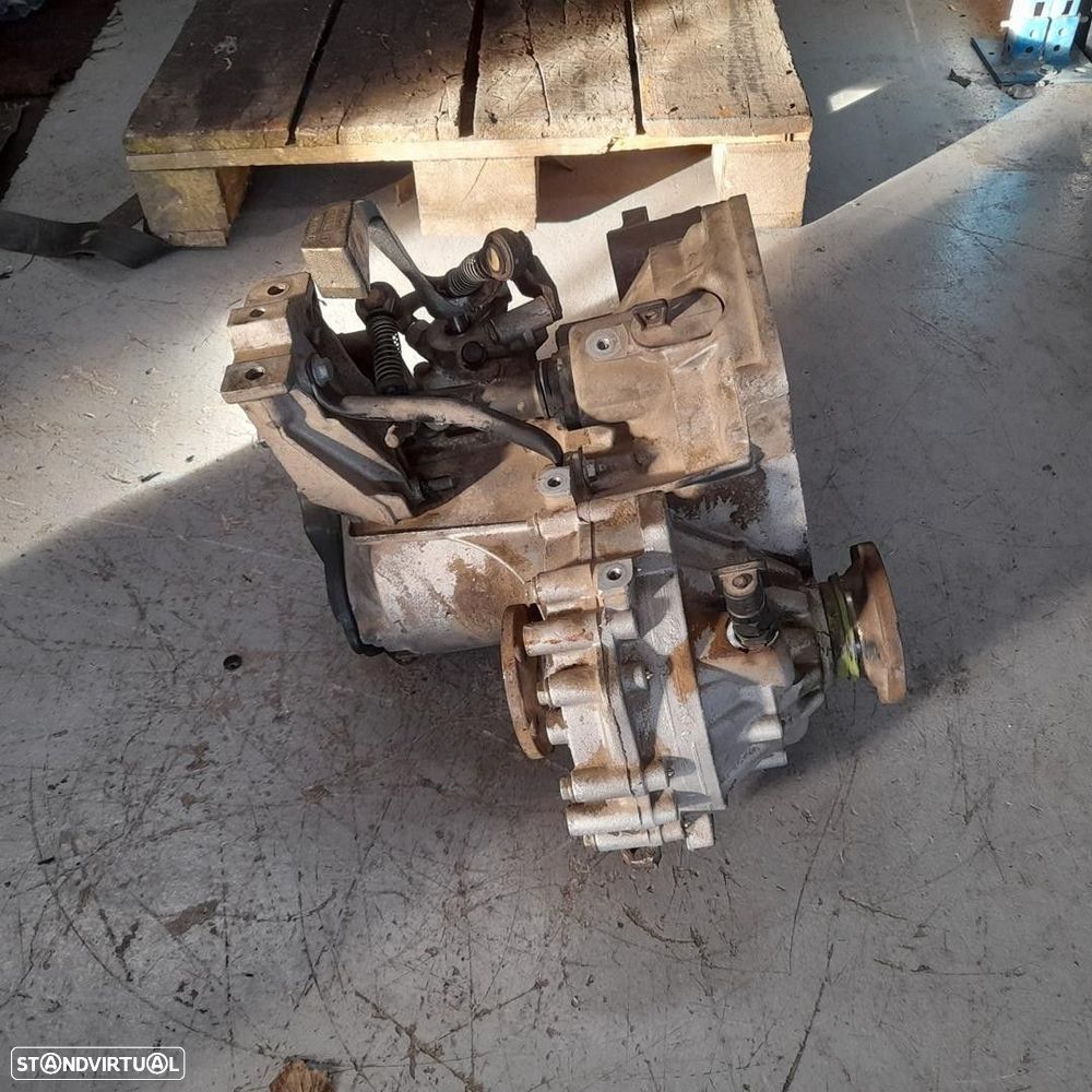 CAIXA VELOCIDADES VOLKSWAGEN GOLF IV 1999 -EBF - 2