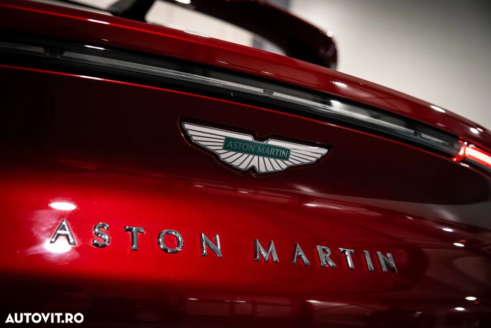 Aston Martin DBX - 33