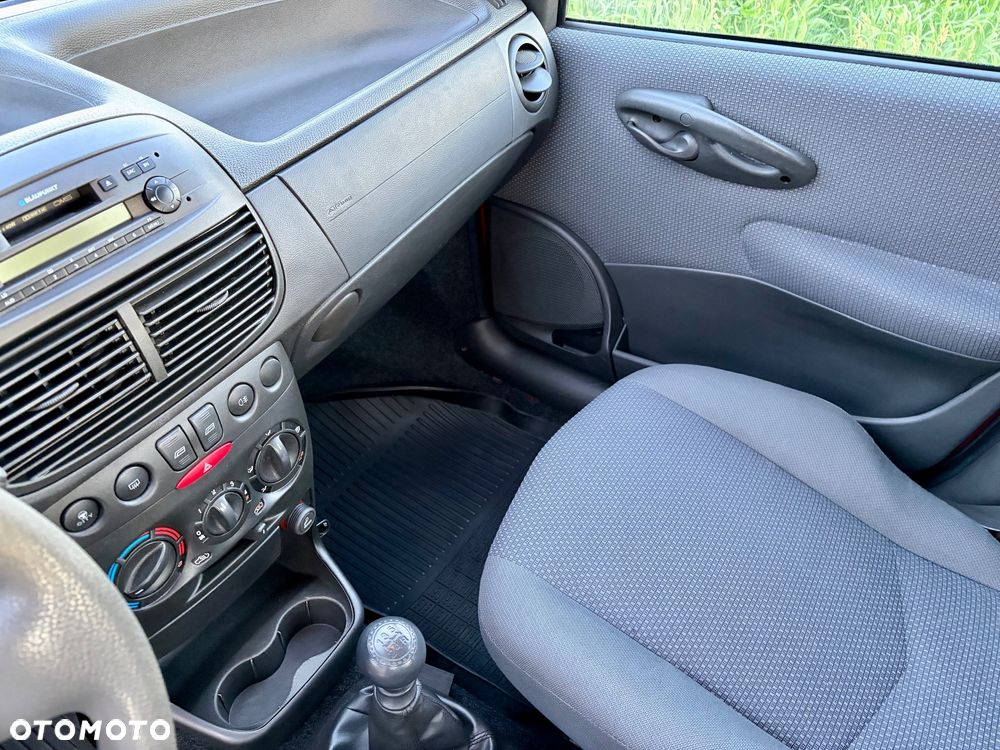 Fiat Punto 1.2 8V Active Premius - 16