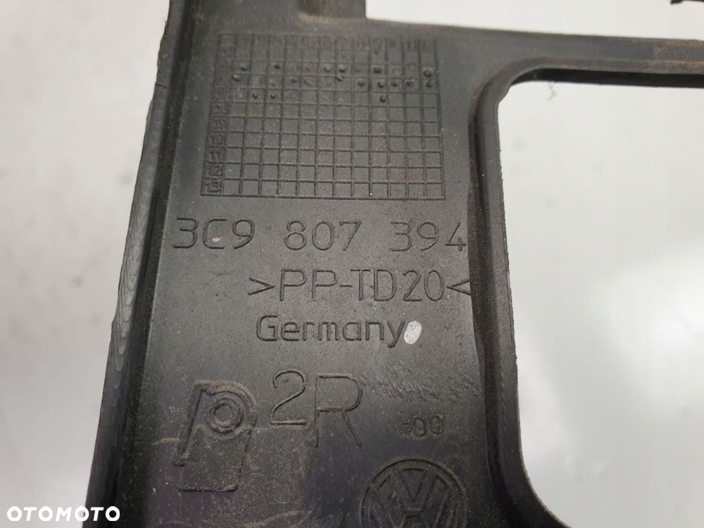 VW Passat B6 KOMBI ŚLIZG ZDERZAKA prawy TYŁ TYLNY - 2