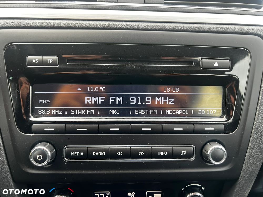 Skoda RAPID Spaceback 1.6 TDI Elegance - 16