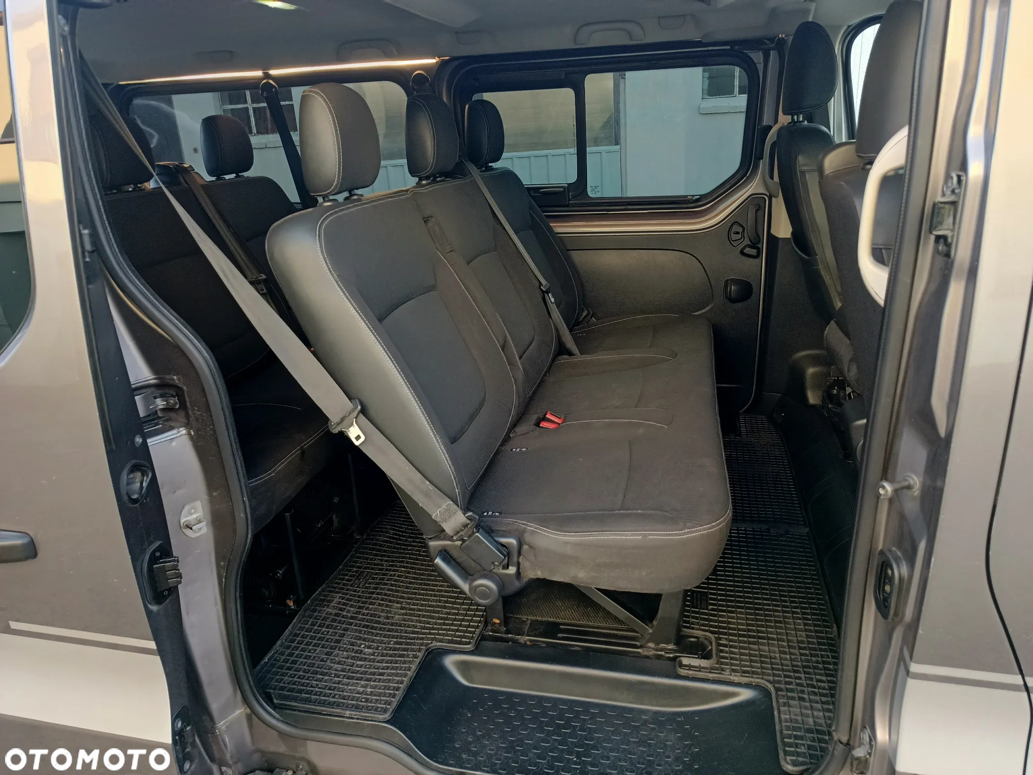 Nissan NV300 - 10