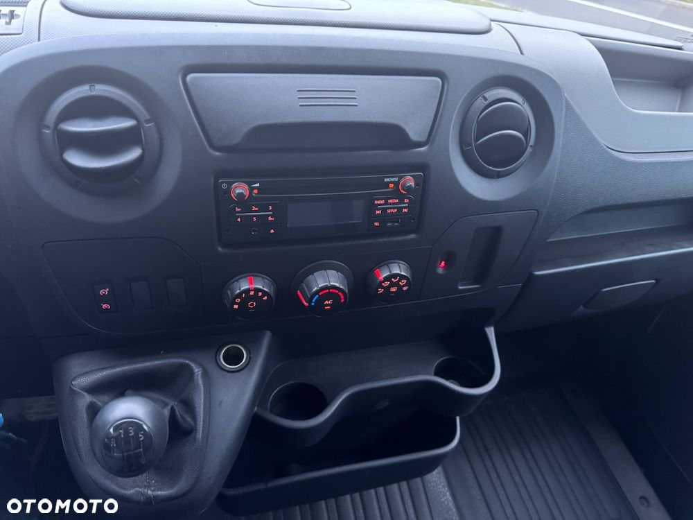 Nissan NV400 - 6