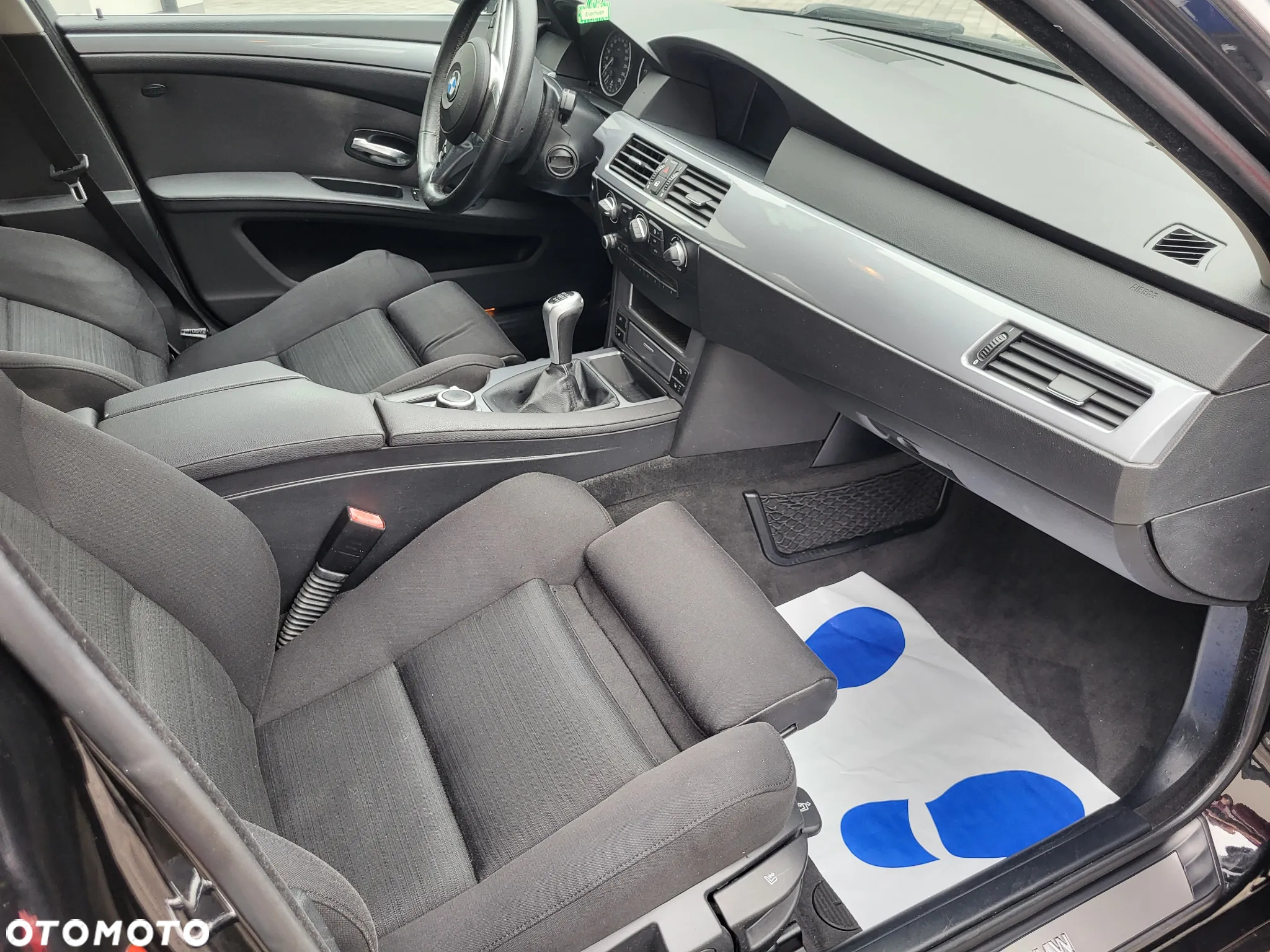 BMW Seria 5 525d Touring - 13