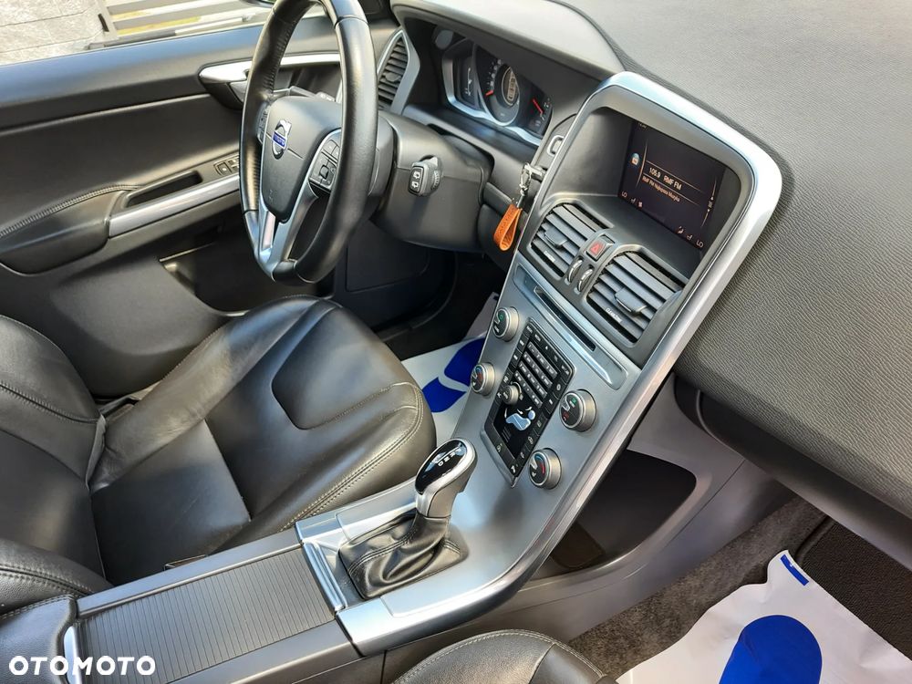 Volvo XC 60 D4 Geartronic Momentum - 16