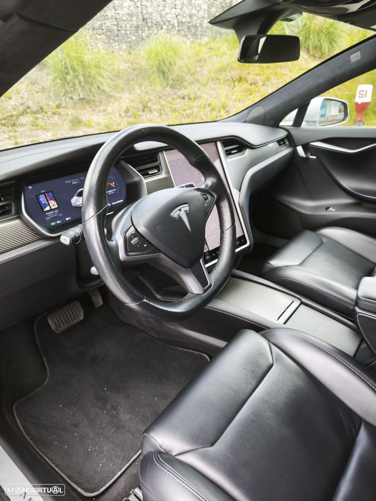 Tesla Model S - 6
