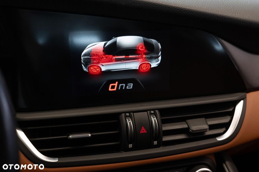 Alfa Romeo Giulia 2.0 Turbo Veloce Q4 - 30