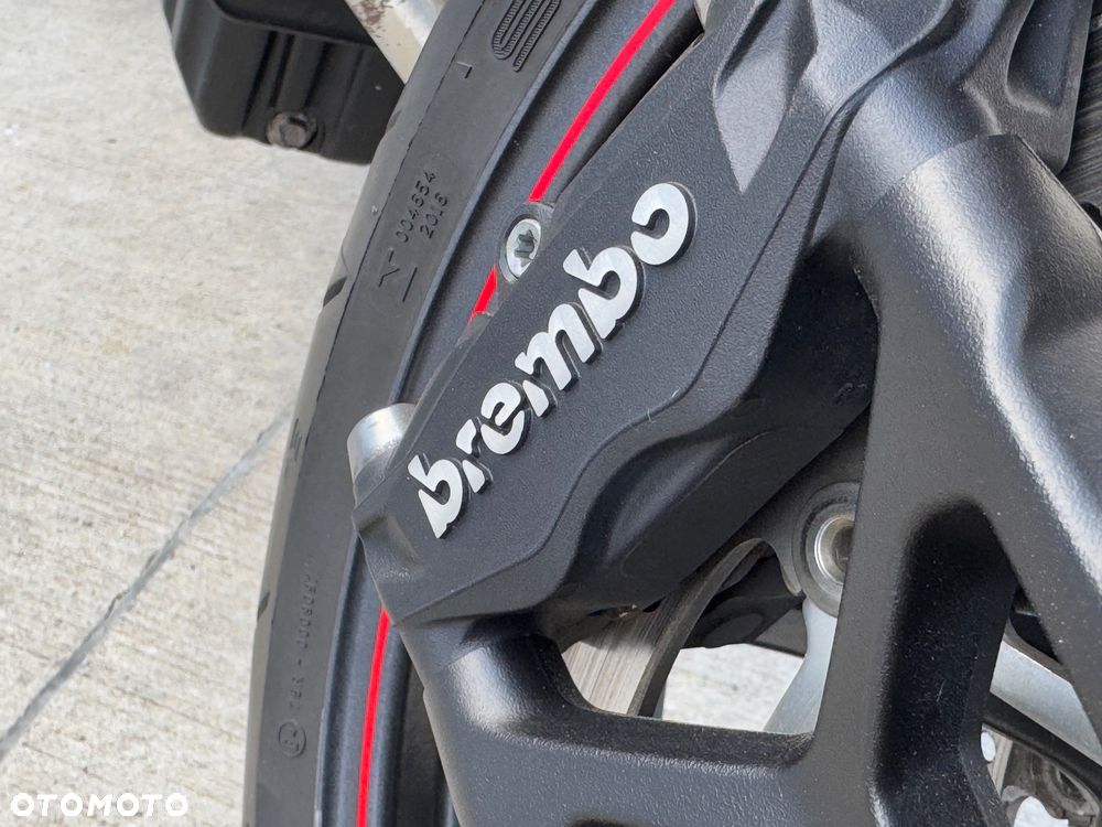 Triumph Street Triple - 25