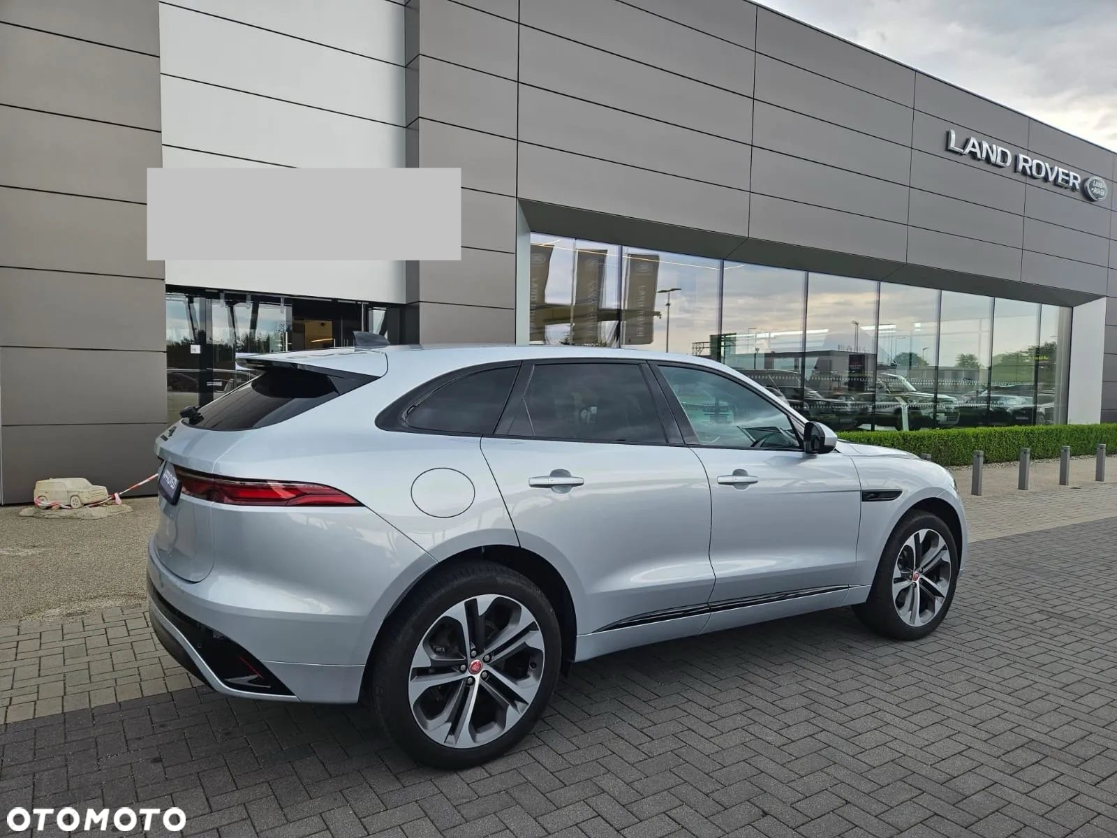 Jaguar F-Pace 2.0 P250 mHEV AWD R-Dynamic HSE - 13